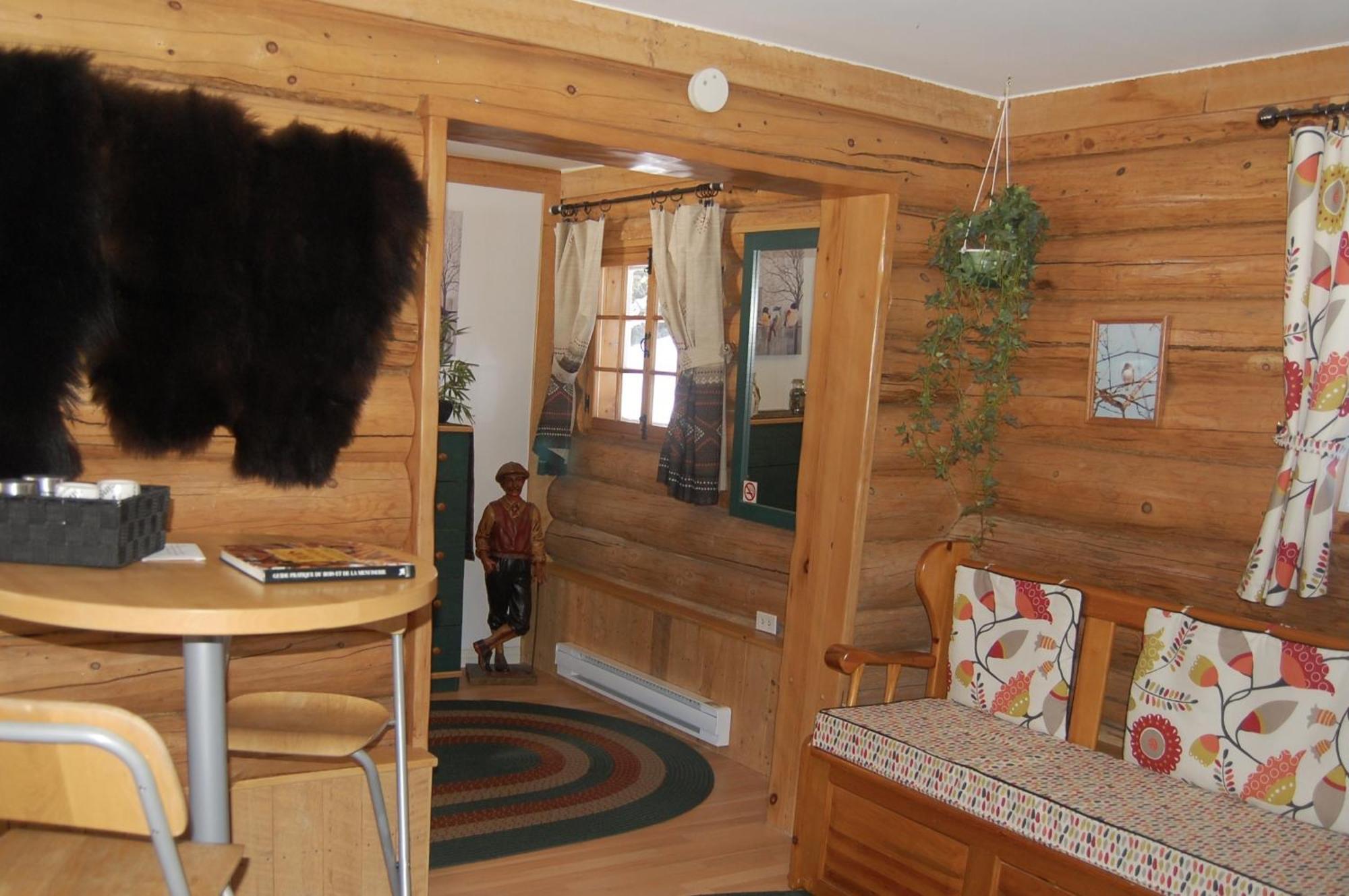 Domaine Le Bostonnais - Le Village En Bois Rond La Tuque Room photo