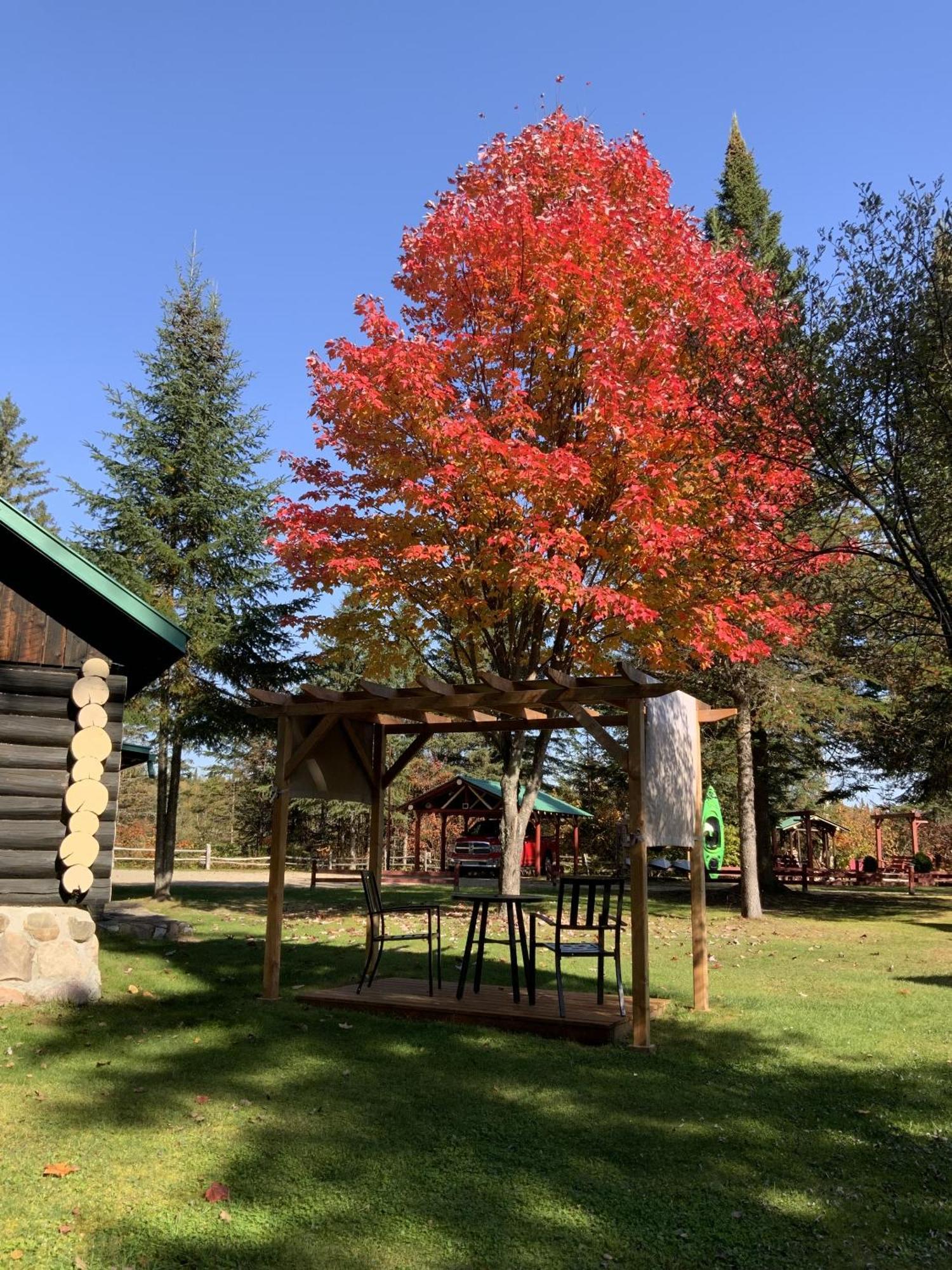 Domaine Le Bostonnais - Le Village En Bois Rond La Tuque Room photo
