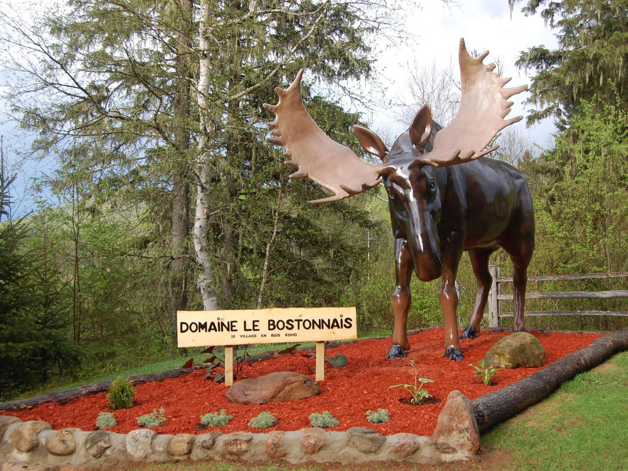 Domaine Le Bostonnais - Le Village En Bois Rond La Tuque Exterior photo